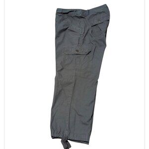 Lady Hathaway Capri Military Green Cargo Button/zip tie Bottoms in a Cotton